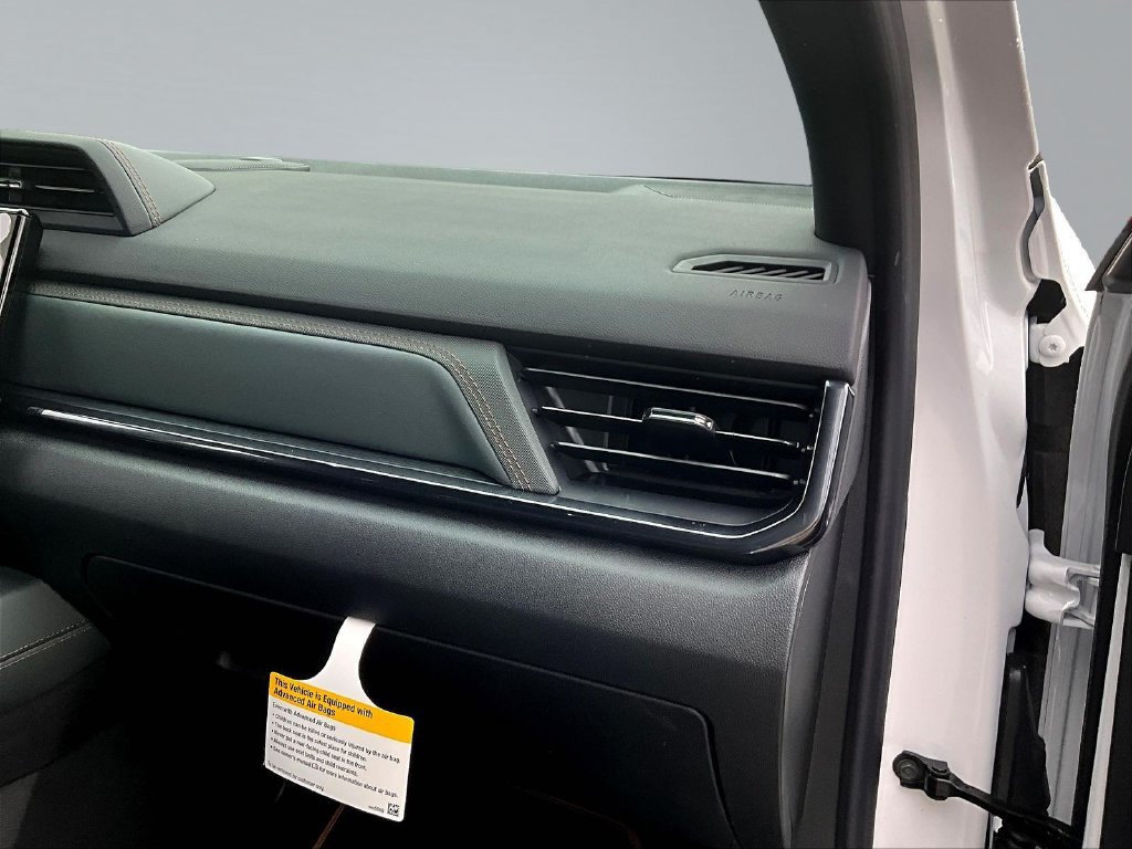 New 2027 GMC Terrain AT4 w/ Convenience Package III AWD/4WD image 31
