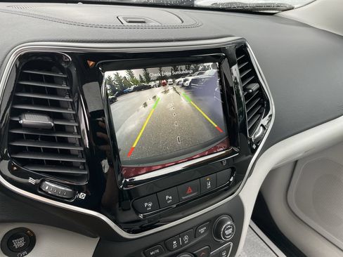 Used 2022 Jeep Cherokee Limited w/ Elite Package AWD/4WD image 33