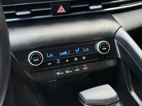 Used 2021 Hyundai Elantra SEL FWD image 38