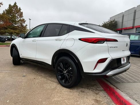 Used 2025 Buick Envista Sport Touring image 8