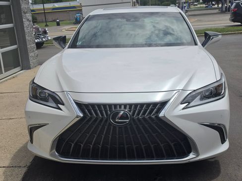 Used 2022 Lexus ES 250 w/ Premium Package AWD/4WD image 2