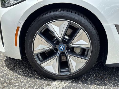 Certified 2023 BMW i4 eDrive35 RWD image 9