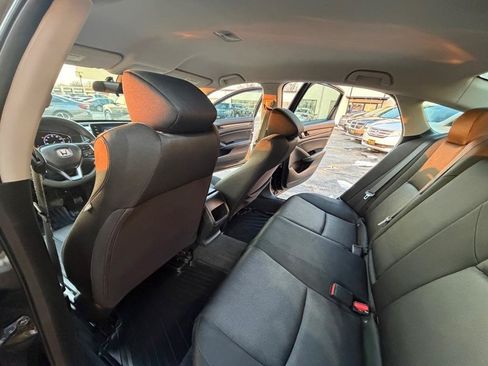 Used 2018 Honda Accord LX image 13