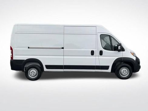 Used 2025 RAM ProMaster 2500 w/ Convenience Group FWD image 16