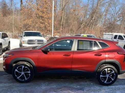 Used 2024 Chevrolet Trax RS image 5