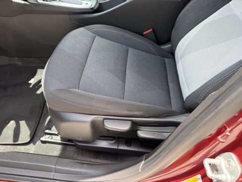 Used 2025 Chevrolet Trax LS FWD image 28