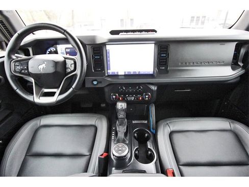 Used 2024 Ford Bronco Black Diamond w/ Sasquatch Package image 8