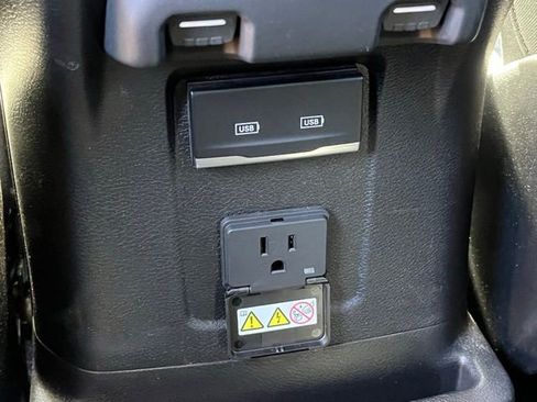 Used 2024 Jeep Wrangler Unlimited Rubicon 4xe w/ Technology Group AWD/4WD image 17
