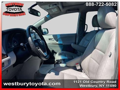 Used 2015 Toyota Sienna XLE w/ XLE Navigation Package image 18