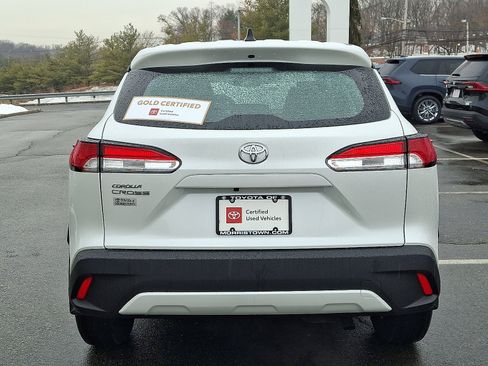 Certified 2024 Toyota Corolla Cross L image 5