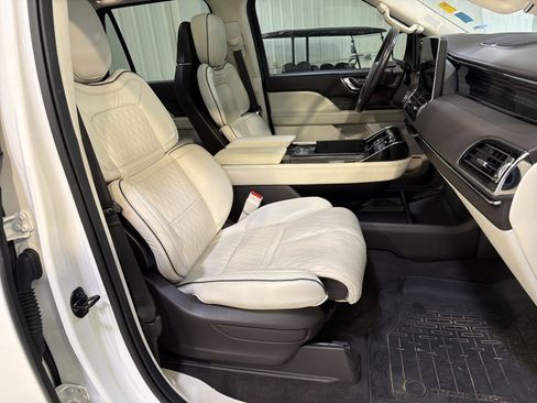 Used 2023 Lincoln Navigator Black Label image 16