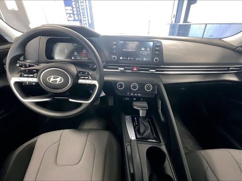 Used 2024 Hyundai Elantra SE FWD image 20