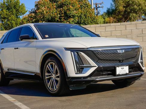 Certified 2024 Cadillac Lyriq Luxury RWD image 5
