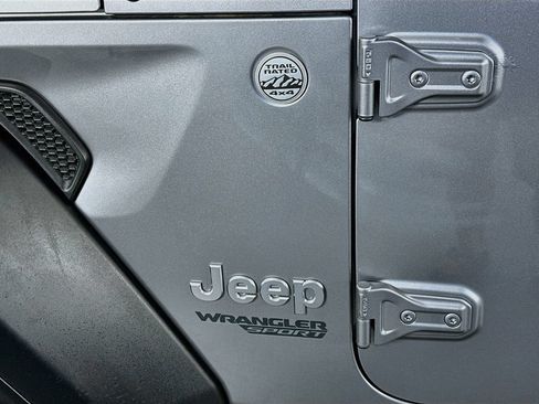 Used 2018 Jeep Wrangler Sport AWD/4WD image 26