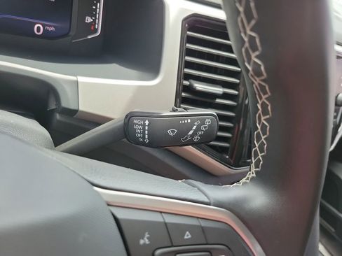 Used 2023 Volkswagen Atlas Cross Sport SE w/ Panoramic Sunroof Package FWD image 23
