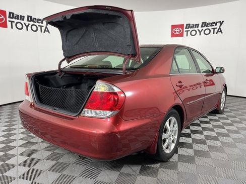 Used 2005 Toyota Camry XLE image 16