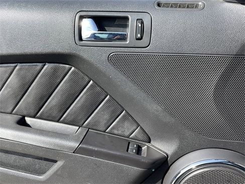 Used 2012 Ford Mustang Premium image 19