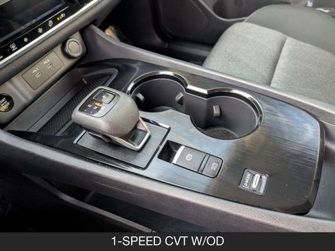 Used 2025 Nissan Rogue SV image 16