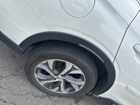 Used 2020 Subaru Outback Limited image 13