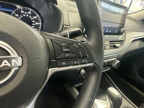 Used 2025 Nissan Altima 2.5 SV AWD/4WD image 25