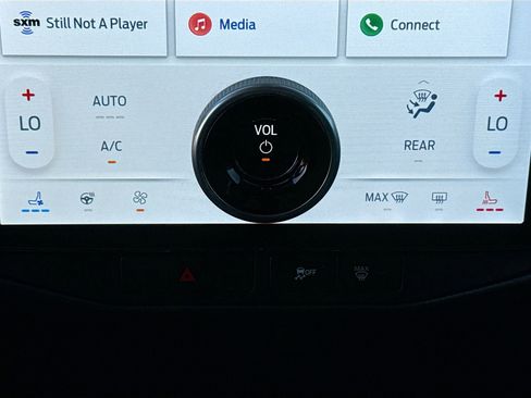 Used 2022 Ford Expedition Limited image 25