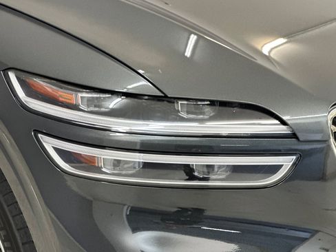 Used 2023 Genesis GV70 2.5T w/ Select Package image 10