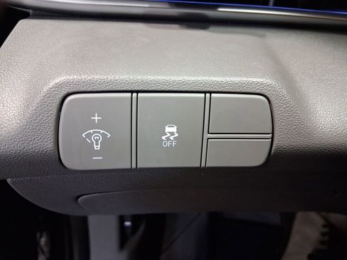 Used 2024 Hyundai Elantra SEL FWD image 32