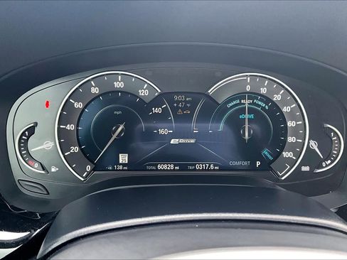 Used 2019 BMW 530e w/ M Sport Package image 25