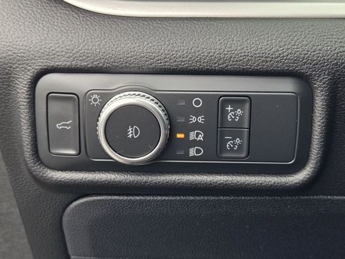 Used 2022 Ford Explorer XLT w/ Equipment Group 202A RWD image 20