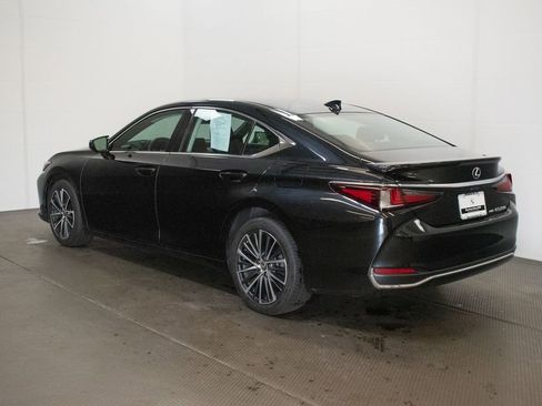 Used 2022 Lexus ES 250 w/ Premium Package AWD/4WD image 6