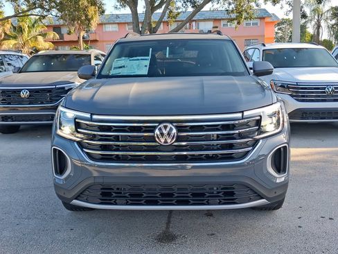 New 2026 Volkswagen Atlas SE FWD image 2