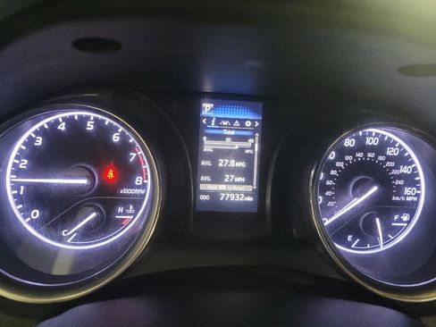 Used 2020 Toyota Camry SE FWD image 23