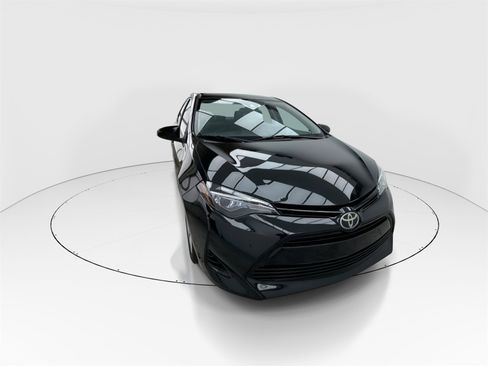 Used 2017 Toyota Corolla LE image 2