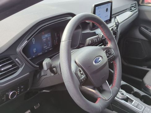 Used 2023 Ford Escape ST-Line image 10