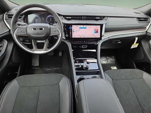 New 2026 Jeep Grand Cherokee L 4WD image 12