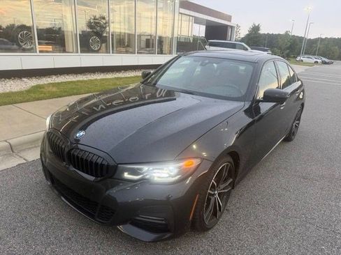 Used 2022 BMW 330i Sedan w/ M Sport Package RWD image 2