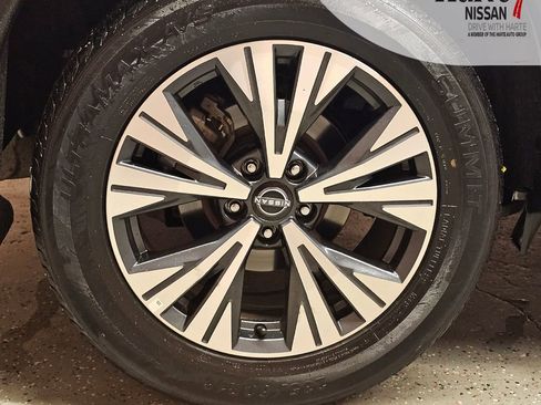 Certified 2023 Nissan Rogue SV image 15