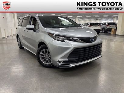 Used 2023 Toyota Sienna XLE