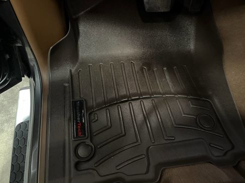 Used 2019 RAM 1500 Laramie AWD/4WD image 18