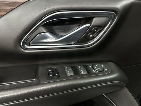 Used 2023 Chevrolet Tahoe Z71 w/ Luxury Package AWD/4WD image 19