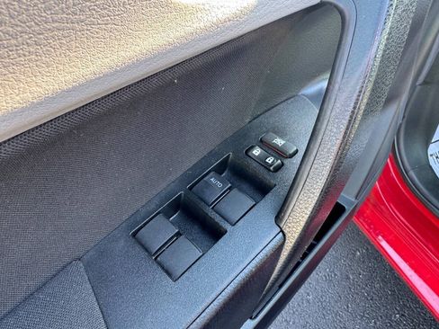 Used 2019 Toyota Corolla LE FWD image 14