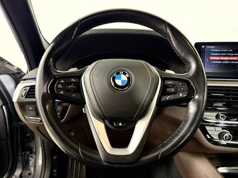 Used 2018 BMW 530e xDrive AWD/4WD image 22