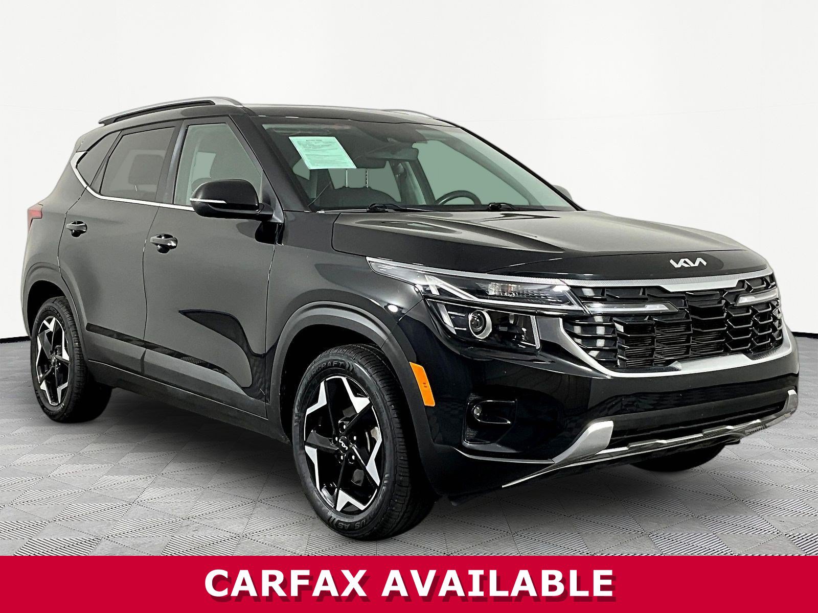 Certified 2024 Kia Seltos EX AWD/4WD image 3