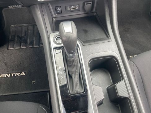 Used 2025 Nissan Sentra SV image 44