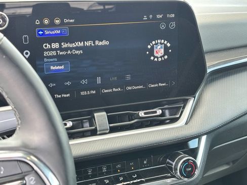 Used 2025 Chevrolet Equinox LT FWD image 23