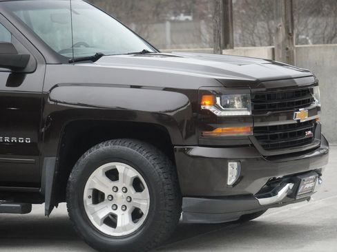 Used 2018 Chevrolet Silverado 1500 LT w/ All Star Edition image 35