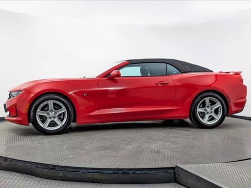 Used 2020 Chevrolet Camaro LT image 31