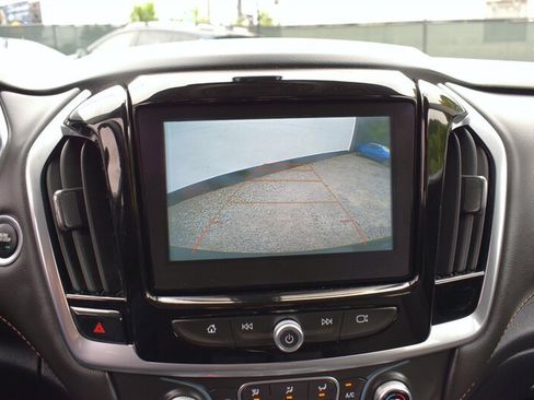Used 2019 Chevrolet Traverse LT w/ LPO, Floor Liner Package AWD/4WD image 23