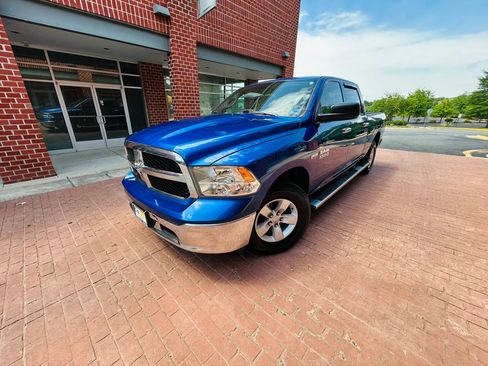 Used 2017 RAM 1500 Tradesman w/ Chrome Appearance Group AWD/4WD image 3
