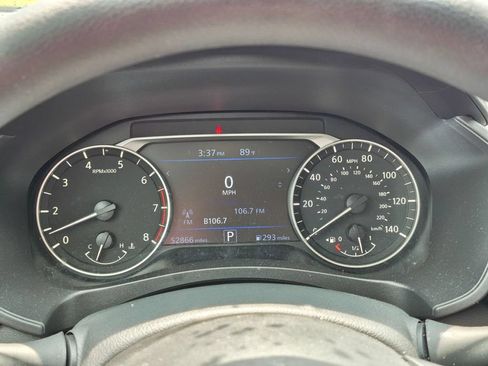 Used 2025 Nissan Altima 2.5 SV FWD image 19
